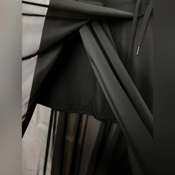 Halara Skirt w/ Shorts (Built-In) - Picture 2 of 6